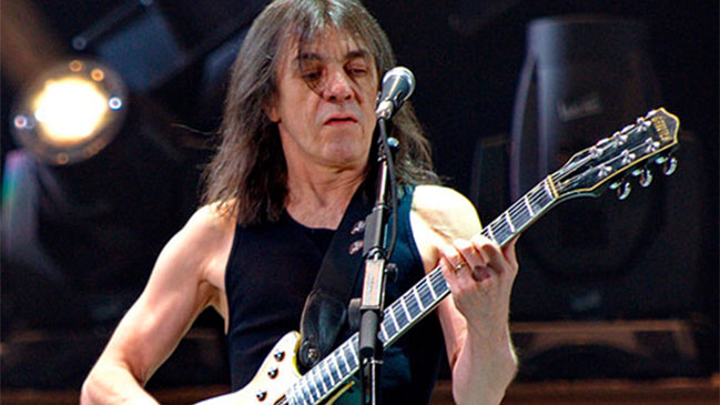 El guitarrista de AC/DC está internado en una casa de reposo con demencia