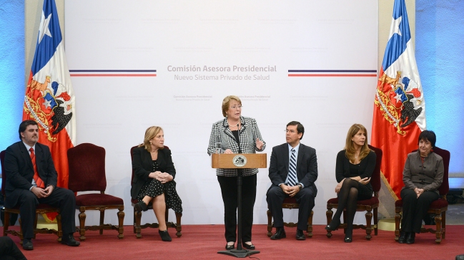 Quiebre en comisión presidencial de isapres genera polémica ad portas del informe final