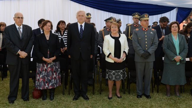 Michelle Bachelet encabezó homenaje a Carlos Prats en San Bernardo