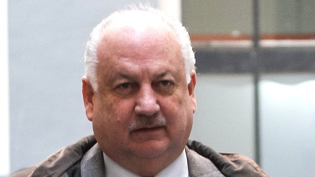 Timonel comunista: Nunca hemos sacado un peso de la Universidad Arcis