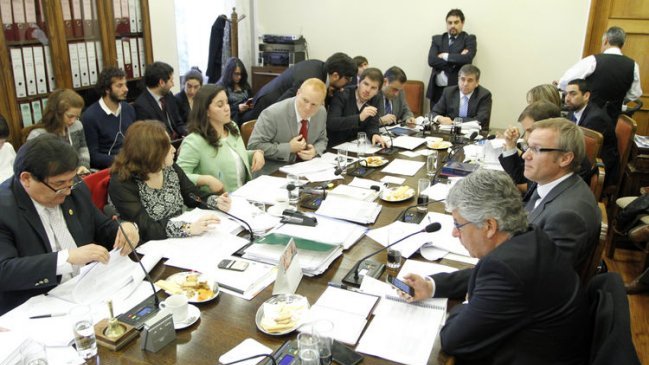 Contrarreloj se vota proyecto que elimina el lucro, la selección y el copago