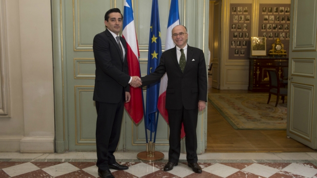 Peñailillo tramita en París un acuerdo de cooperación antiterrorista