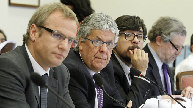 Comisión despachó de madrugada proyecto que elimina lucro, selección y copago