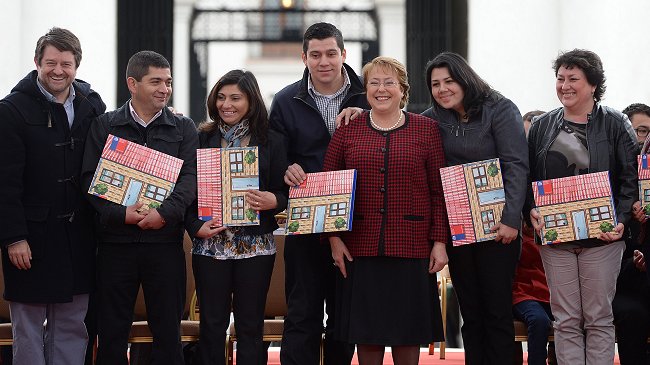 Bachelet entregó subsidios de vivienda para 
