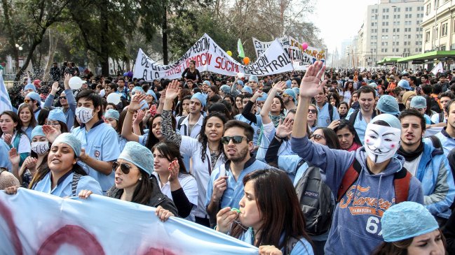 Estudiantes evaluarán nueva convocatoria a marchar