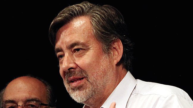 Alejandro Guillier podría ser candidato presidencial del Partido Radical