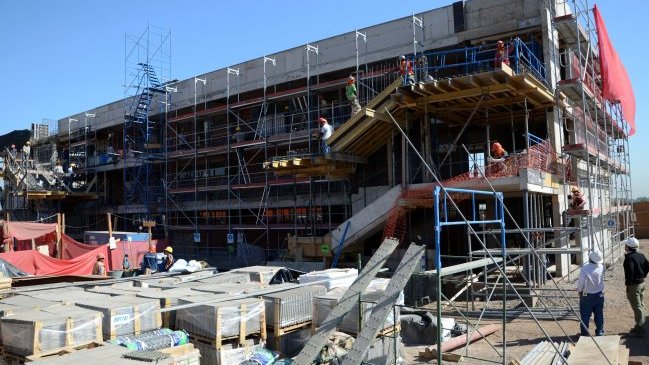 Expertos bajaron previsión de crecimiento para 2014 en Chile al 1,9 por ciento