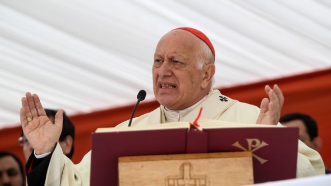 Arzobispado de Santiago negó denuncia contra tres sacerdotes en el Vaticano