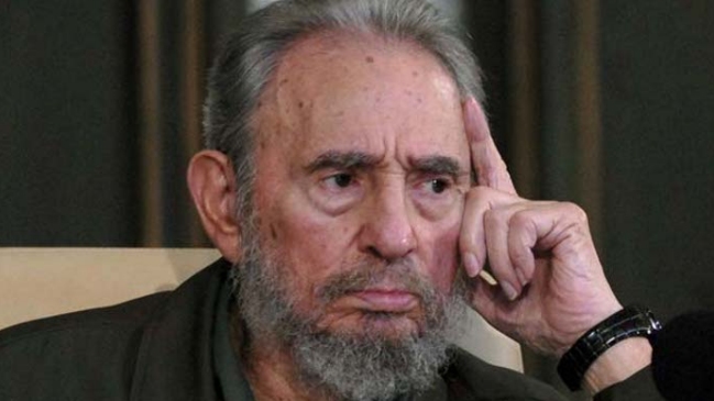 Fidel Castro ofreció a EE.UU. colaboración en la lucha contra el ébola