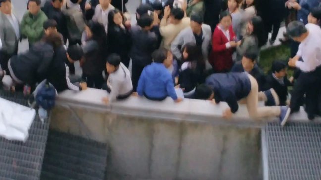 Corea del Sur está de luto por muerte de 16 jóvenes durante concierto pop