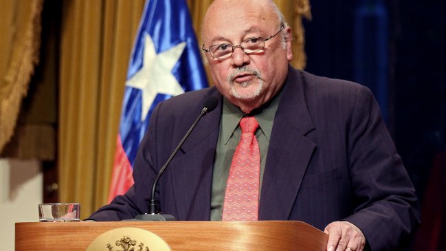 Gobierno acepta disculpas del embajador en Uruguay y lo mantiene en el cargo