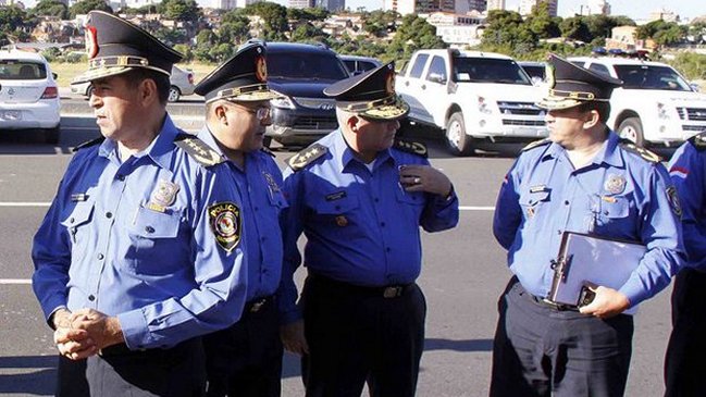 Policía busca a alcalde y a su hermano por muerte de dos periodistas en Paraguay