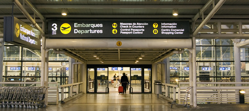 Antofagasta, Concepción y Copiapó tienen los taxis de aeropuertos más caros de Chile