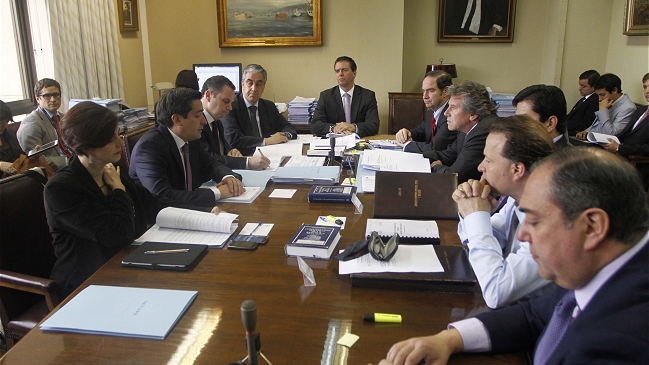 Senadores llamaron a La Moneda a corregir proyecto que elimina el binominal