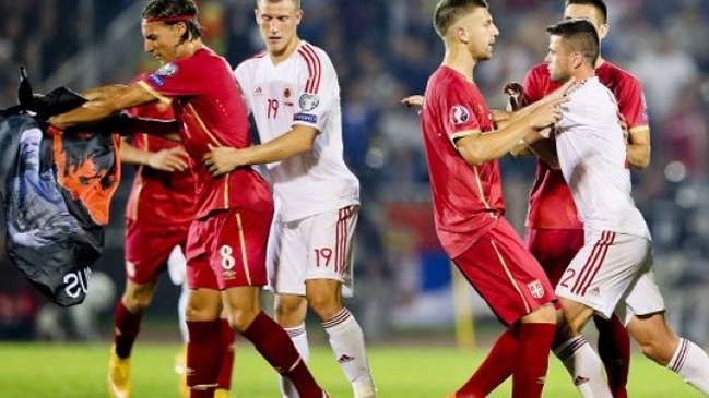 UEFA castigó a Serbia con pérdida de puntos y localía sin público