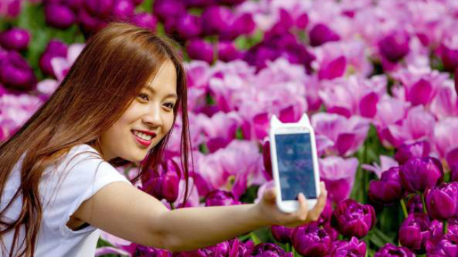 El 45% de los chilenos usa filtros en sus selfies para verse mejor