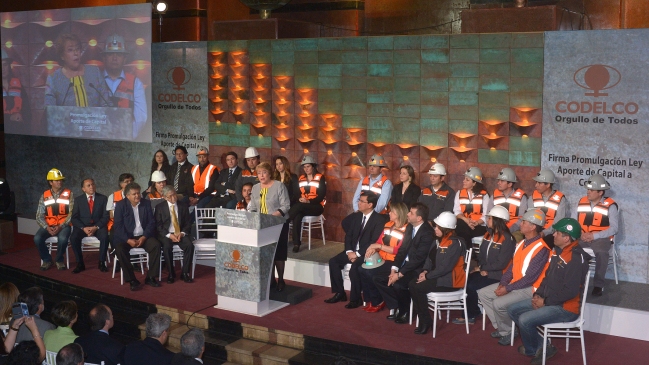Michelle Bachelet promulgó capitalización extraordinaria de Codelco