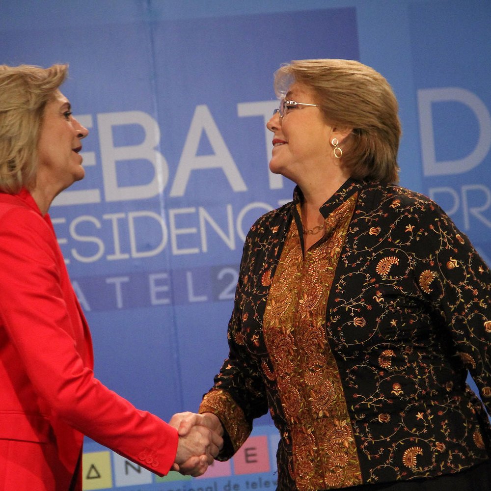 Matthei sospecha de aportes anónimos recibidos por Bachelet en campaña