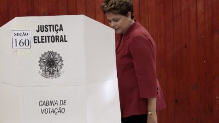   Dilma Rousseff votó lamentando el 