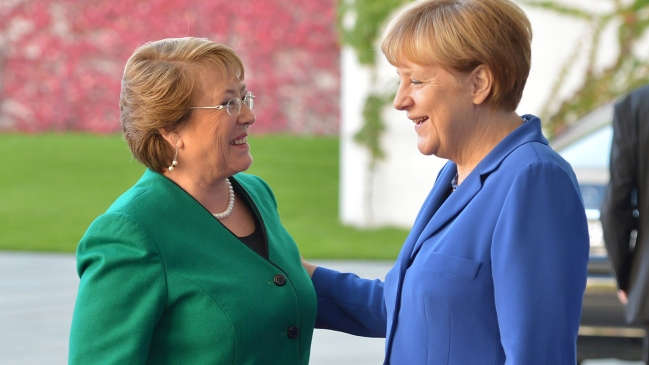 Bachelet plantea tratado de extradición con la Unión Europea