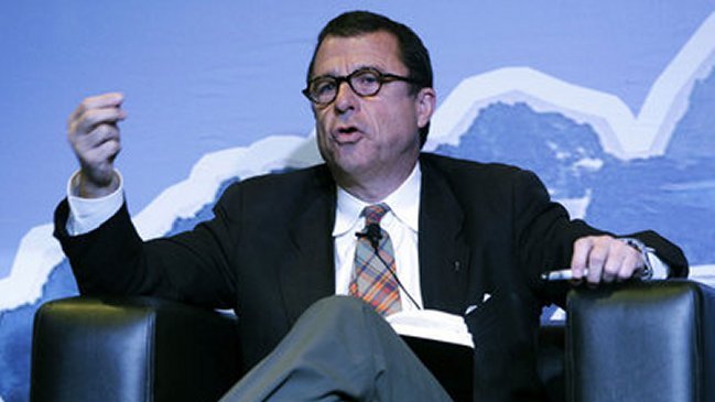 Economista de UCLA criticó plan de reformas en Chile