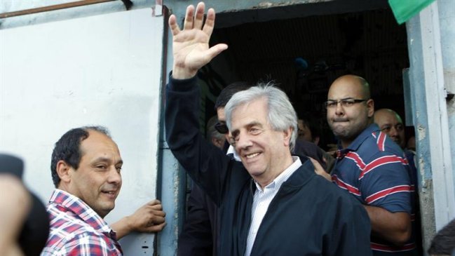 Cifras oficiales confirman a Vázquez y Lacalle en segunda vuelta uruguaya