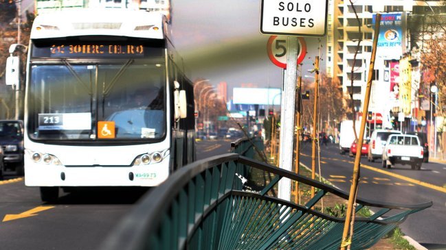 Vecinos molestos por nuevo corredor del Transantiago en Vicuña Mackenna