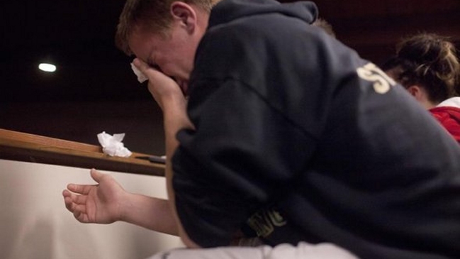 Autor del tiroteo en instituto de EE.UU. convocó a sus víctimas por teléfono