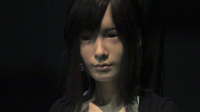 Robots hiperrealistas conquistan la Semana del Diseño en Japón