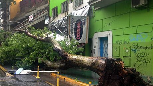 Temporal mantiene alerta en Buenos Aires