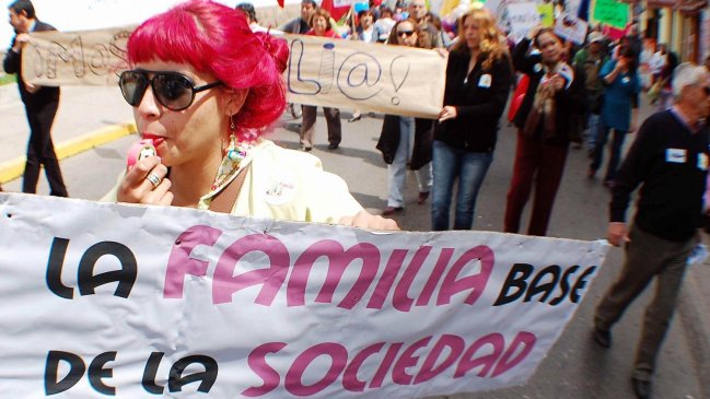 Evangélicos marcharon en todo Chile para conmemorar su día