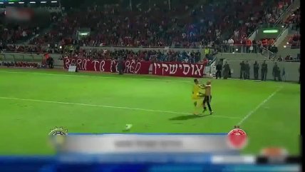   Clásico israelí fue suspendido por ataque de un hincha en contra de jugador 
