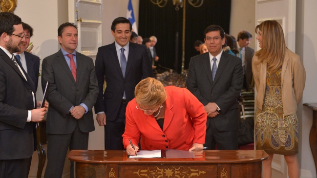 Presidenta Bachelet firmó proyecto que modifica la Ley Antiterrorista