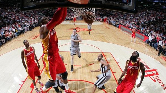 Houston Rockets venció al campeón para mantener su invicto en la NBA