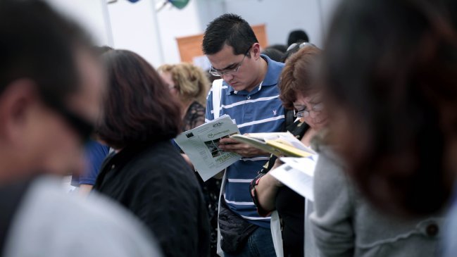 Desempleo de profesionales aumentó 26,5 por ciento en un año