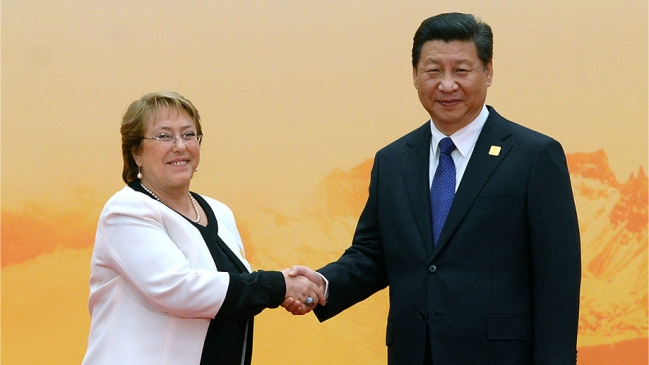 Bachelet inicia visita oficial a China tras finalizar cumbre APEC