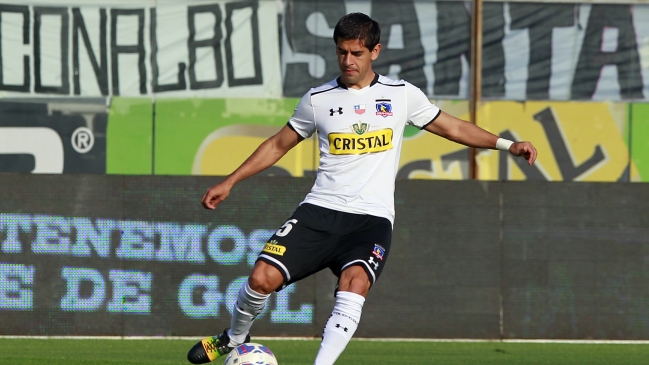 Hinchas de Colo Colo se manifestaron en sede de la ANFP a favor de Julio Barroso