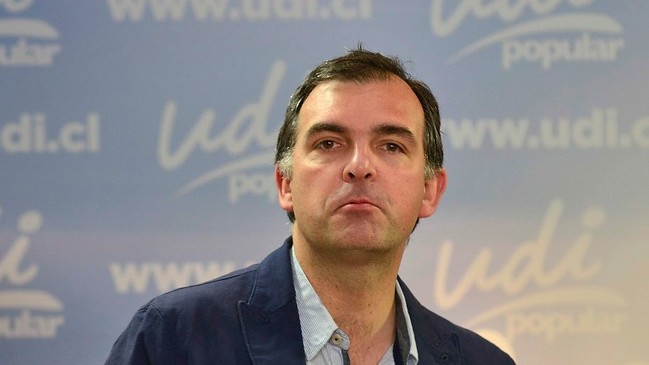 Indignación en la UDI por insulto de dirigente del PC