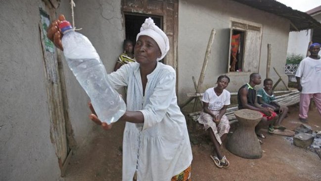 EE.UU. pedirá al FMI que condone parte de la deuda de países africanos con ébola