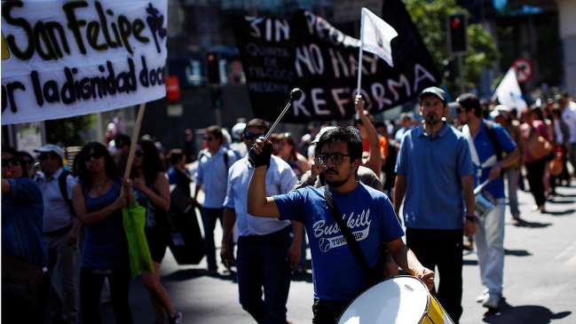 Profesores: Gobierno propondrá bono de retiro de 21,5 millones