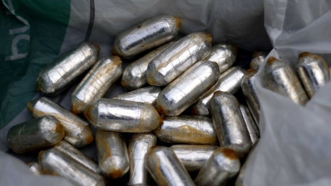 Mujer que viajaba con un bebé transportaba 50 ovoides de cocaína