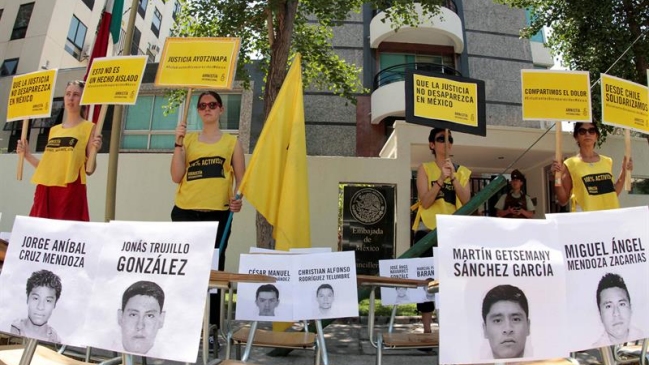 Caravana de familiares de los 43 desaparecidos en México se reunió con Ejército Zapatista