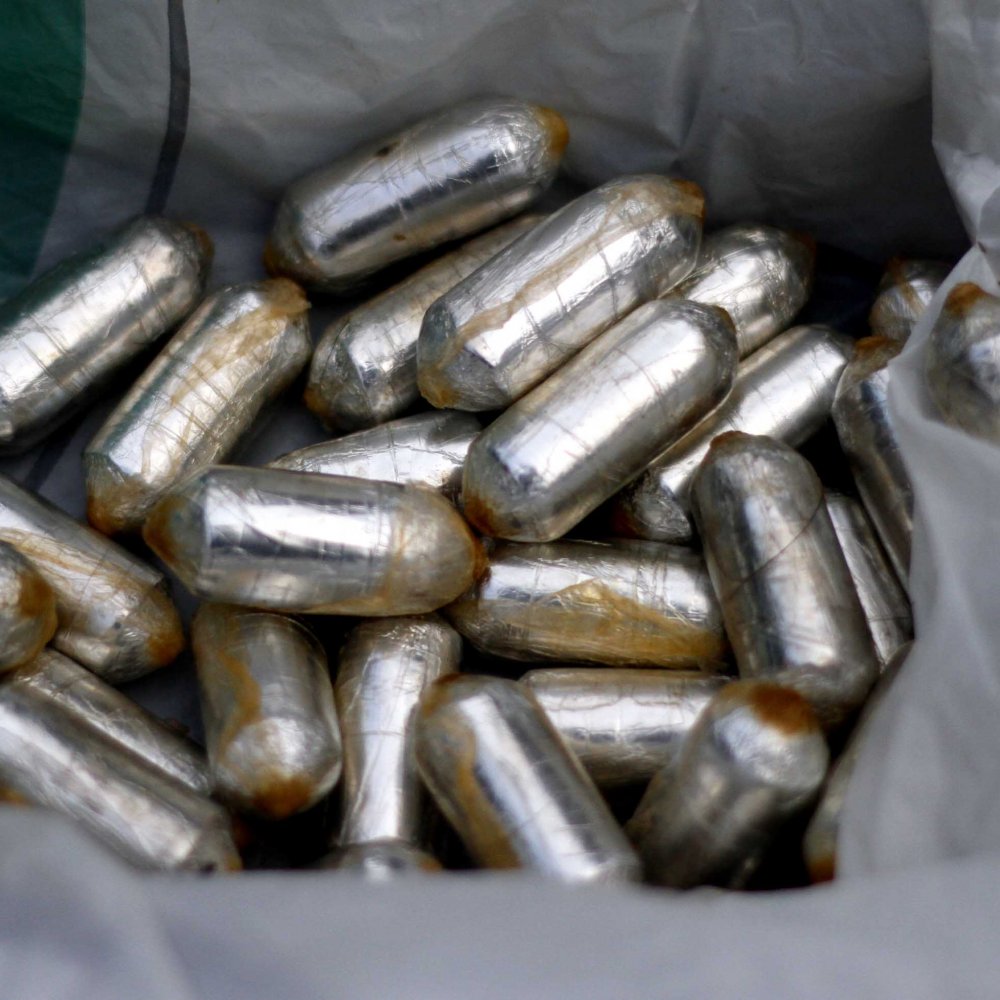 PDI detuvo a sujeto con 50 ovoides de cocaína en el aeropuerto