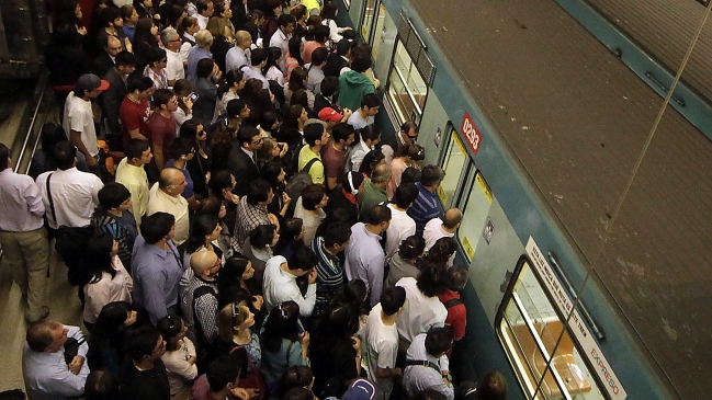 Nueva Mayoría: Durante el Gobierno pasado casi fue desmantelado el servicio de Metro