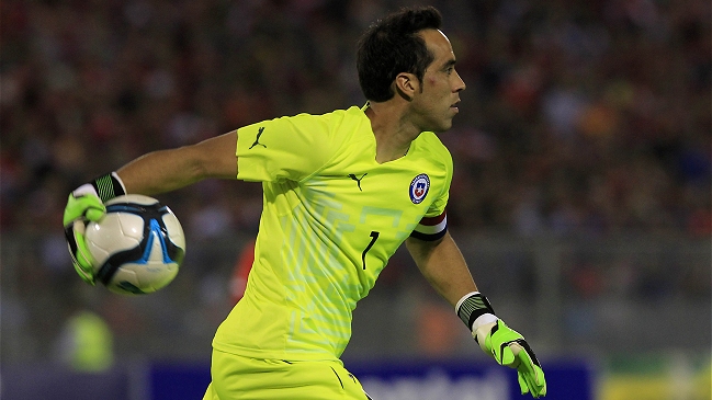 Claudio Bravo: Perder es una llamada de alerta para lo que tenemos más adelante
