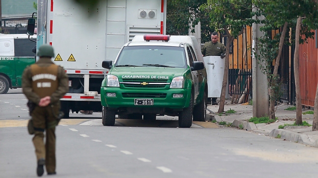 Encapuchados asaltaron banco en Huechuraba