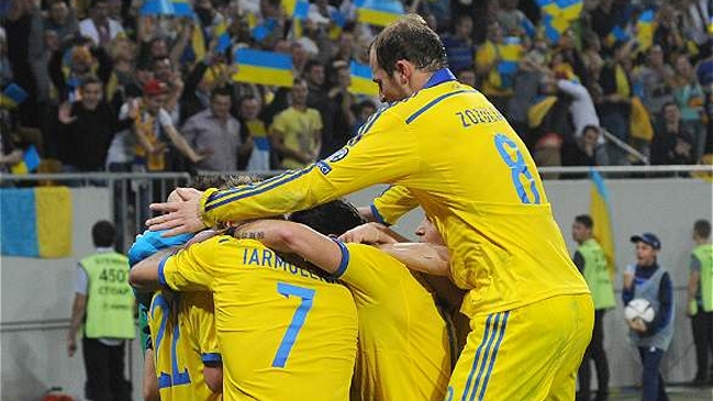 La UEFA sancionó a Ucrania por incidentes en partido contra Macedonia