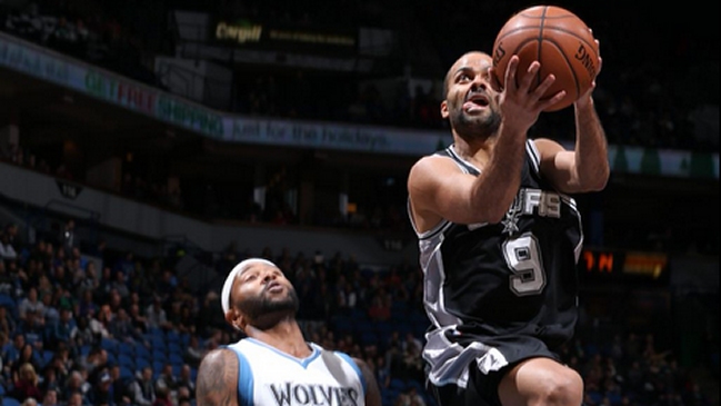 Tony Parker guió a San Antonio Spurs que venció a Minnesota Timberwolves en la NBA