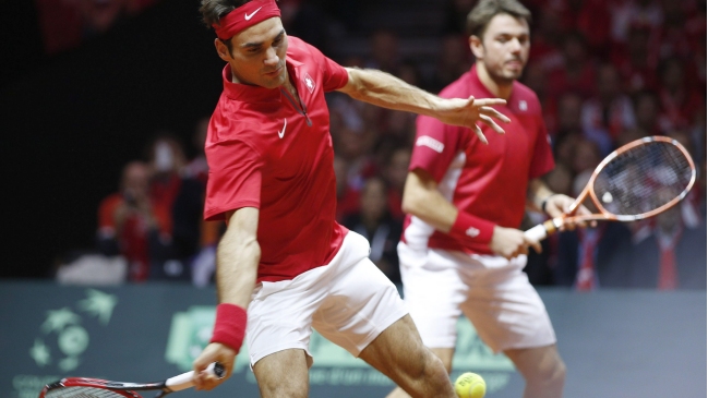 Suiza logró imponerse a Francia en dobles y tomó ventaja en la final de Copa Davis