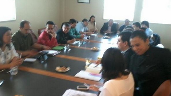 ANEF y Hacienda no lograron acuerdo por reajuste y seguirán negociaciones este lunes